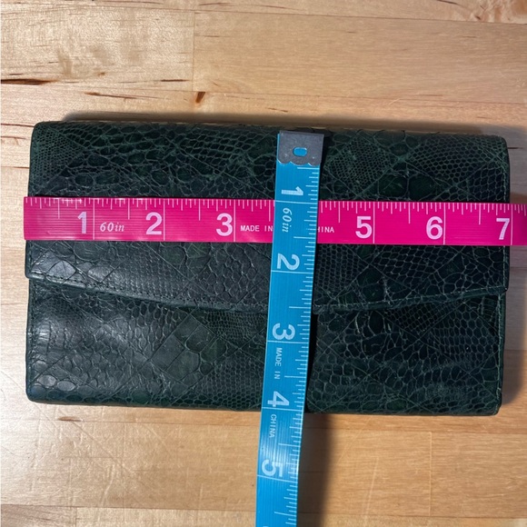 Abas Avatar Alligator embossed green leather trifold wallet/organizer - Picture 16 of 16